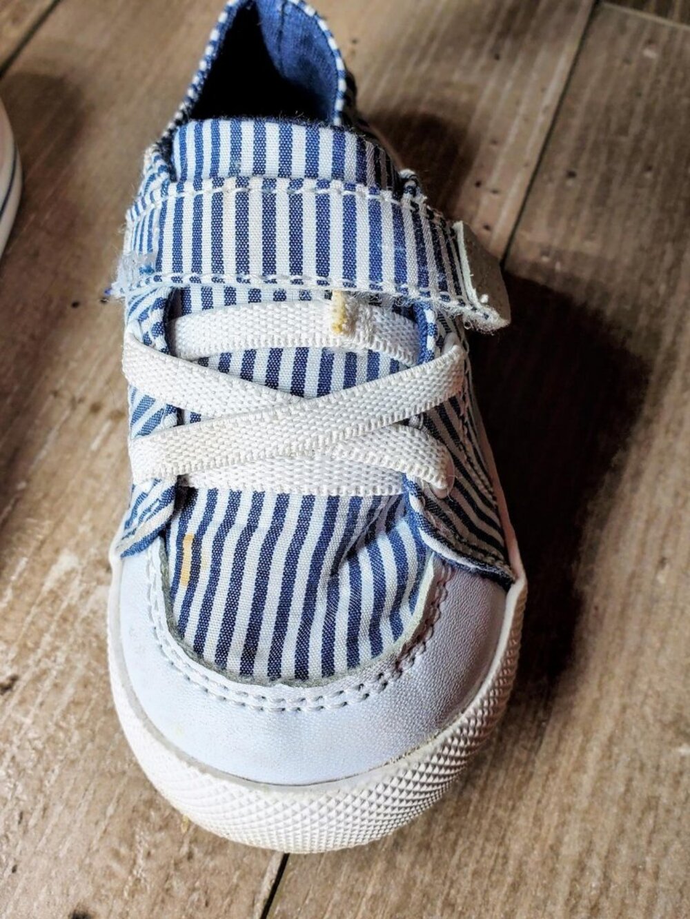 Circo Size 5 Baby Shoes Blue and White Striped Closure Non-Marking GUC - Picture 6 of 12